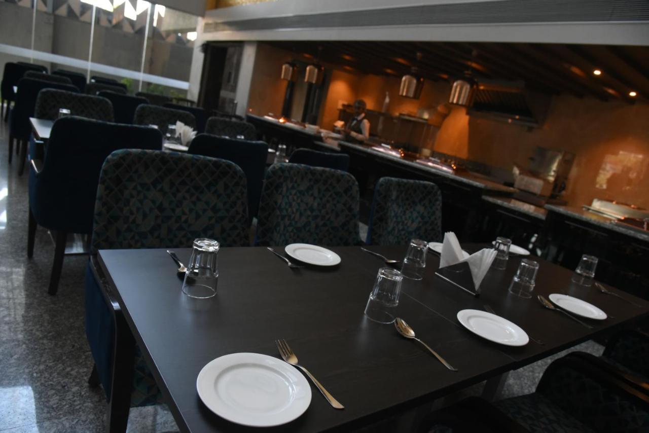Hotel Accord Premier Raigarh Buitenkant foto